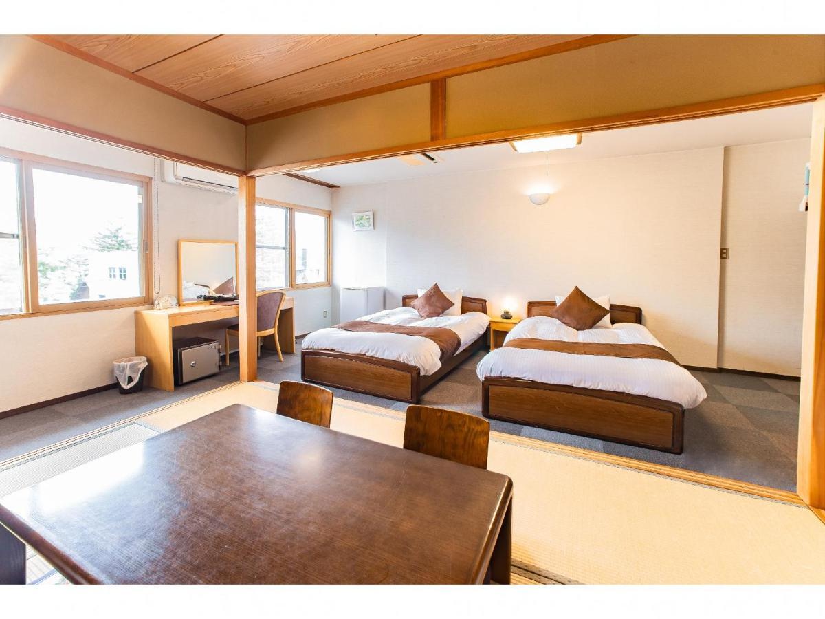 Nomad Hakuba Bed & Breakfast Ngoại thất bức ảnh