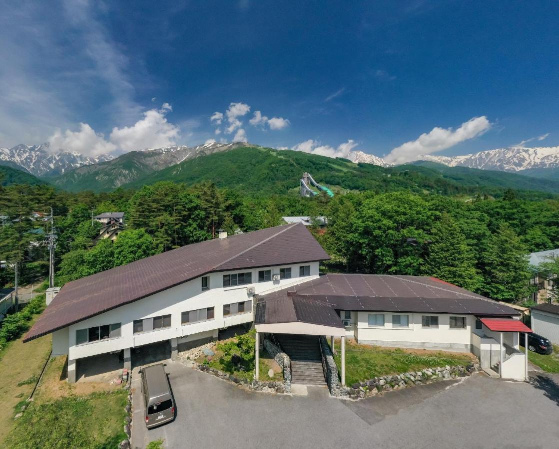 Nomad Hakuba Bed & Breakfast Ngoại thất bức ảnh