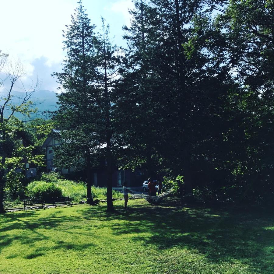 Nomad Hakuba Bed & Breakfast Ngoại thất bức ảnh